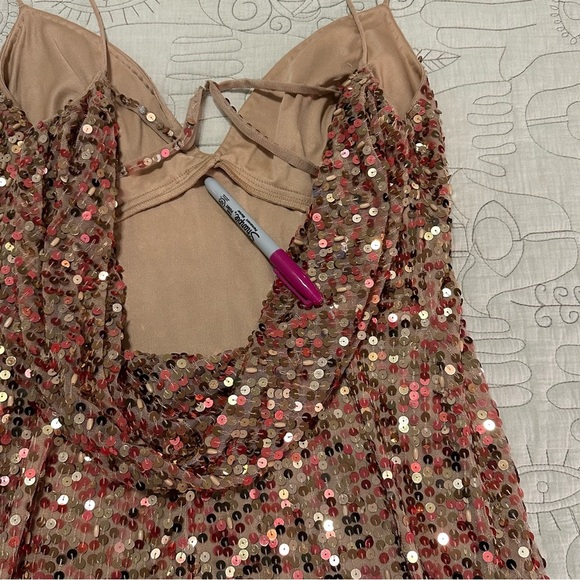 NWT MAC DUGGAL Sequined Spaghetti Strap Cowl Back Gown Sz 4 Copper - Picture 12 of 15